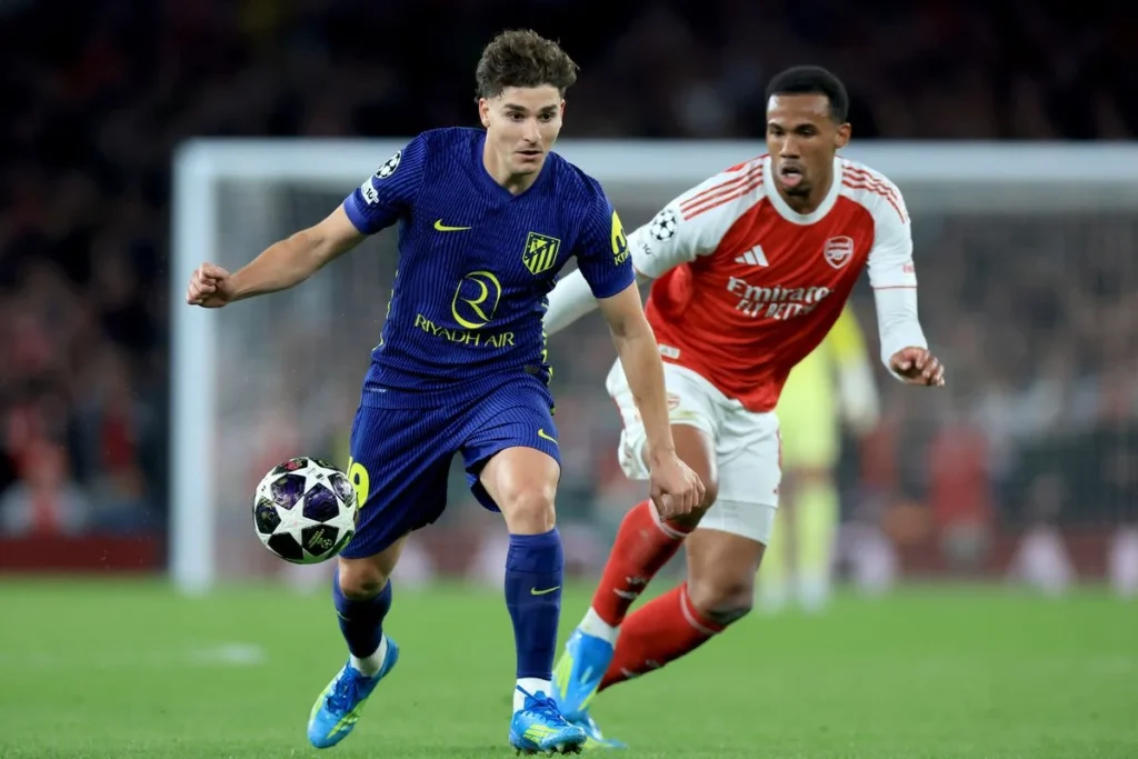 Alasan Atletico persulit Barcelona, tapi permudah Arsenal dalam saga transfer Julian Alvarez