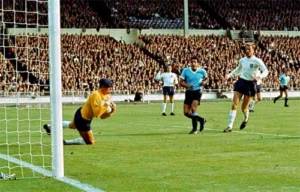 Antonio Rattin Meninggal Karena Kontroversi Usirannya di Piala Dunia 1966 Memicu Rivalitas Abadi Inggris vs Argentina
