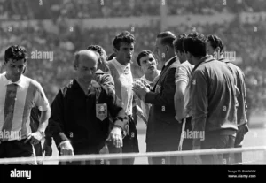 Antonio Rattin Meninggal: Legenda Argentina yang Memicu Rivalitas Sengit Inggris vs Argentina