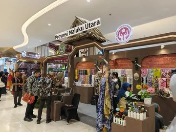 Batu Bacan Malut Kini Disulap Jadi Bros dan Aksesori Modern, Bukan Cuma Cincin