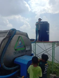 Baznas Salurkan 10 Ribu Liter Air Bersih untuk Korban Gempa di Sigi, Sulteng