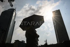 BMKG: Jakarta Berawan Seharian pada 15 Juli 2026, Suhu Capai 35 Derajat Celsius