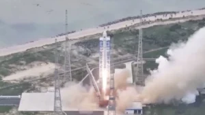 China Sukses Luncurkan Roket Long March 10B yang Bisa Dipakai Ulang