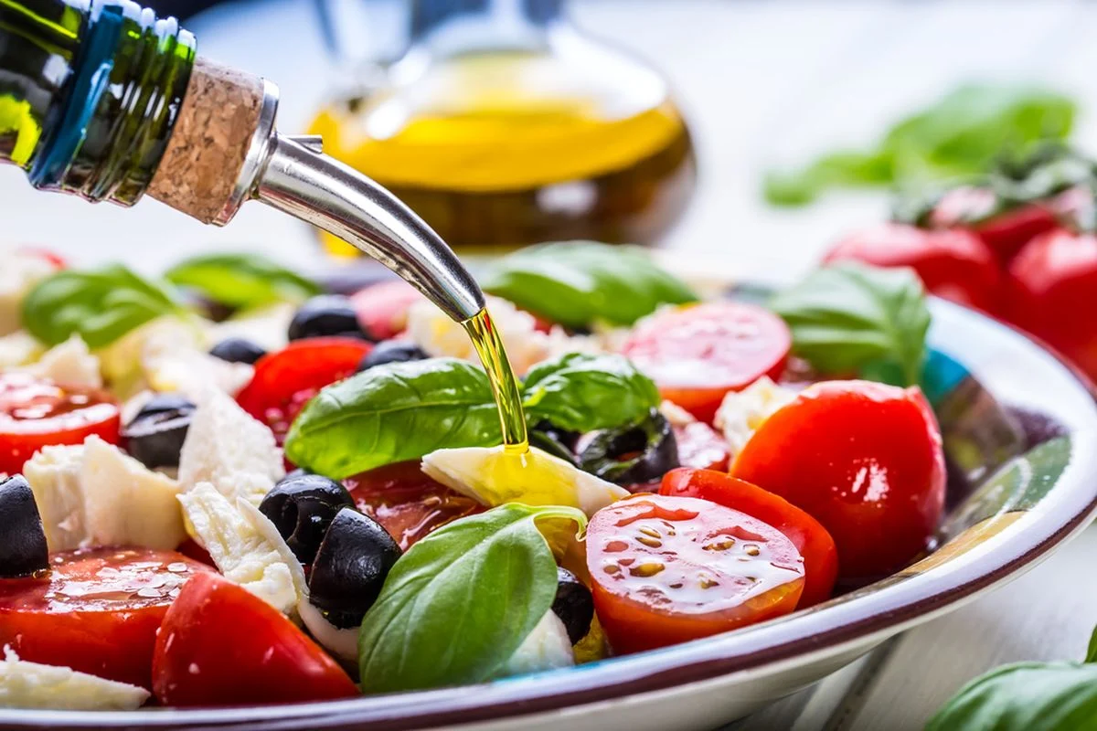 Diet Mediterania vs Rendah Lemak: Mana yang Lebih Efektif untuk Kesehatan Jantung?