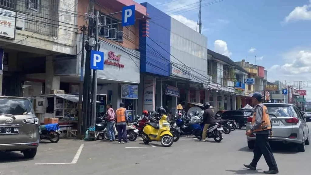 Dishub Karawang Targetkan PAD Parkir Rp1 Miliar, Kondisi Jalan Bundaran Kepuh Jadi Sorotan