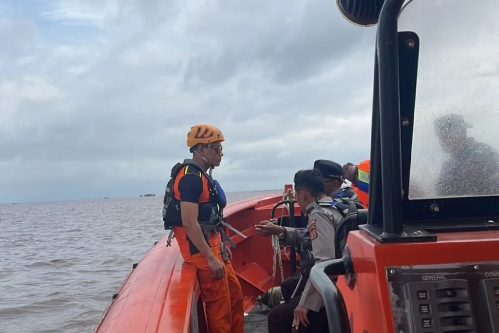 Dua Nelayan Hilang di Perairan Jambi Berhasil Diselamatkan Tim SAR Gabungan
