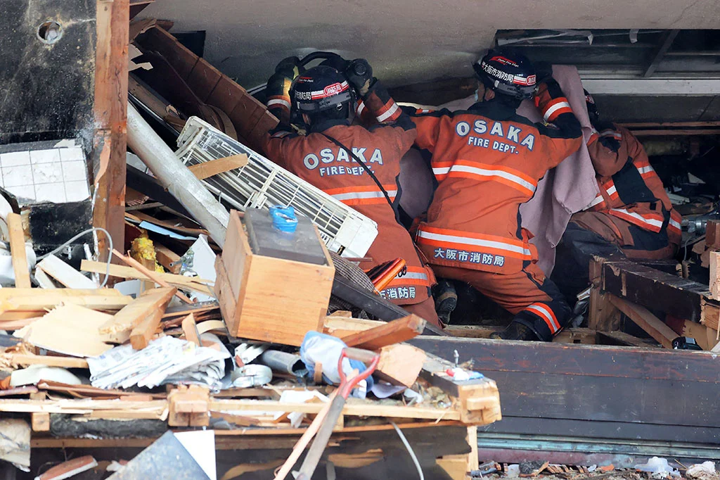 Gempa Kumamoto: Jembatan Runtuh, Ratusan Luka, dan Operasi Penyelamatan Berpacu dengan Waktu