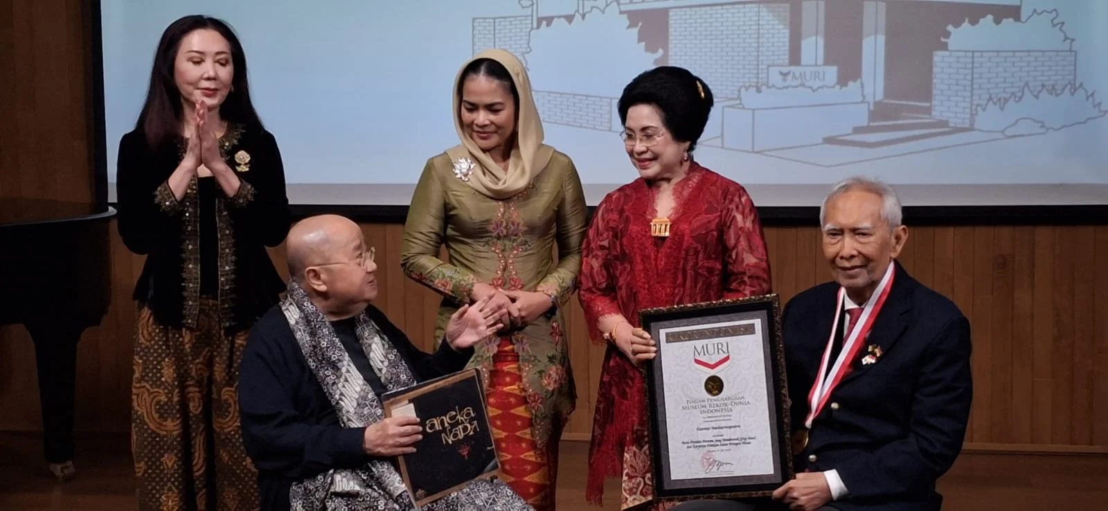 Guntur Soekarnoputra, Putra Presiden Pertama yang Bentuk Grup Band, Raih Rekor MURI