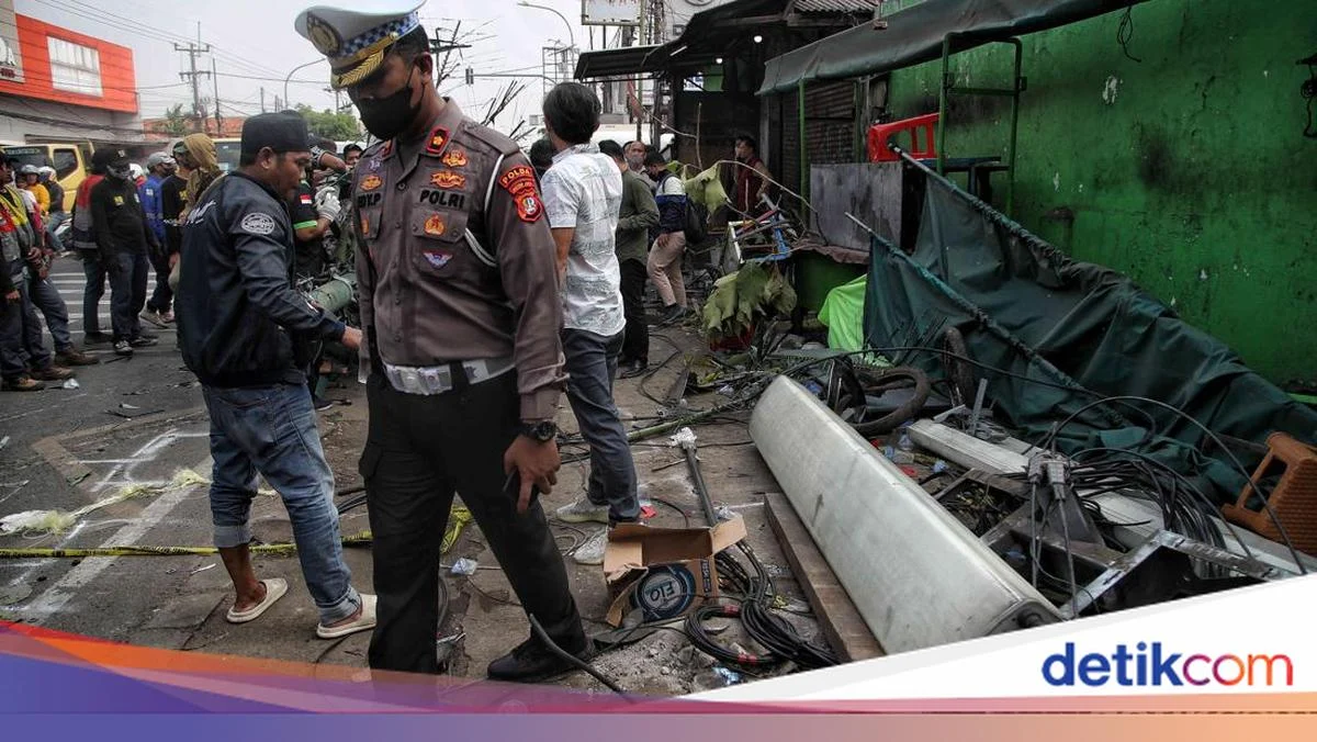Info Terkini Bekasi: Kecelakaan Truk Rem Blong dan Pemeliharaan Listrik PLN Jadi Sorotan