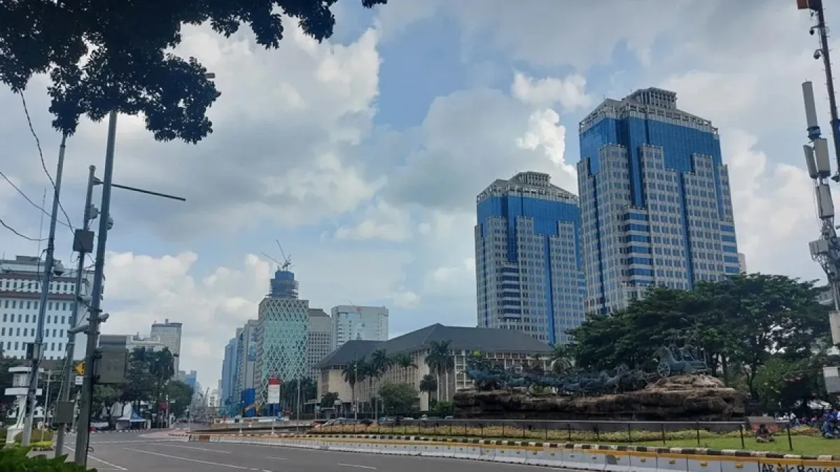 Jakarta Hari Ini Cerah Berawan, Suhu Capai 33 Derajat Celsius
