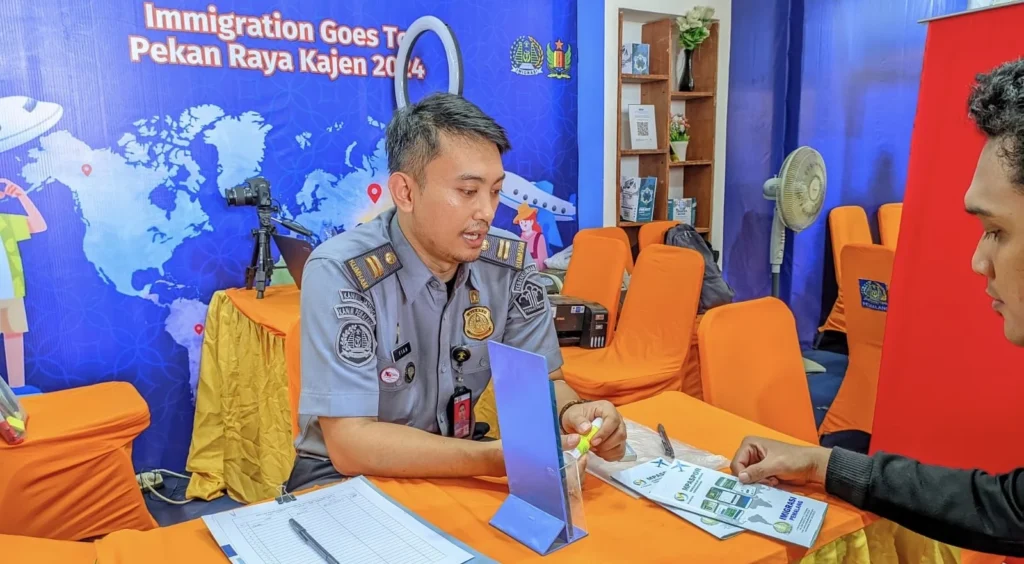 Jemput Bola Paspor: Imigrasi Hadirkan Layanan Langsung ke Pulau Terdepan hingga CFD