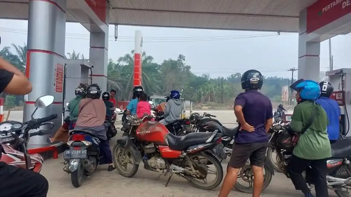 Keluhan Warga Bangka Belitung: Antrean Pertalite Mengular dan Praktik Pengerit Merajalela