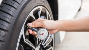 Kendaraan Bermotor Cek Ban: Pentingnya Tekanan Ban