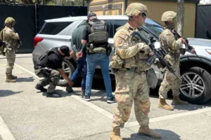 Kesalahan Fatal: Pria Imigran Tewas Ditembak Agen ICE di Texas Karena Salah Sasaran