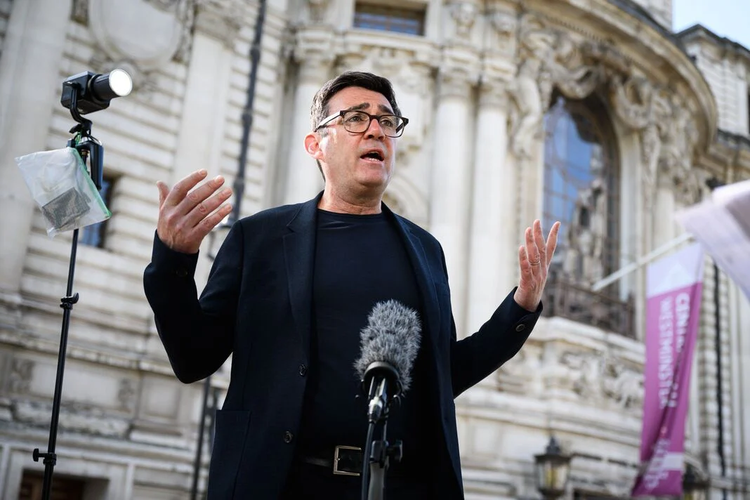 Larry the Cat Beri Pesan Satire untuk PM Inggris Andy Burnham: Jaga Tugas Utama