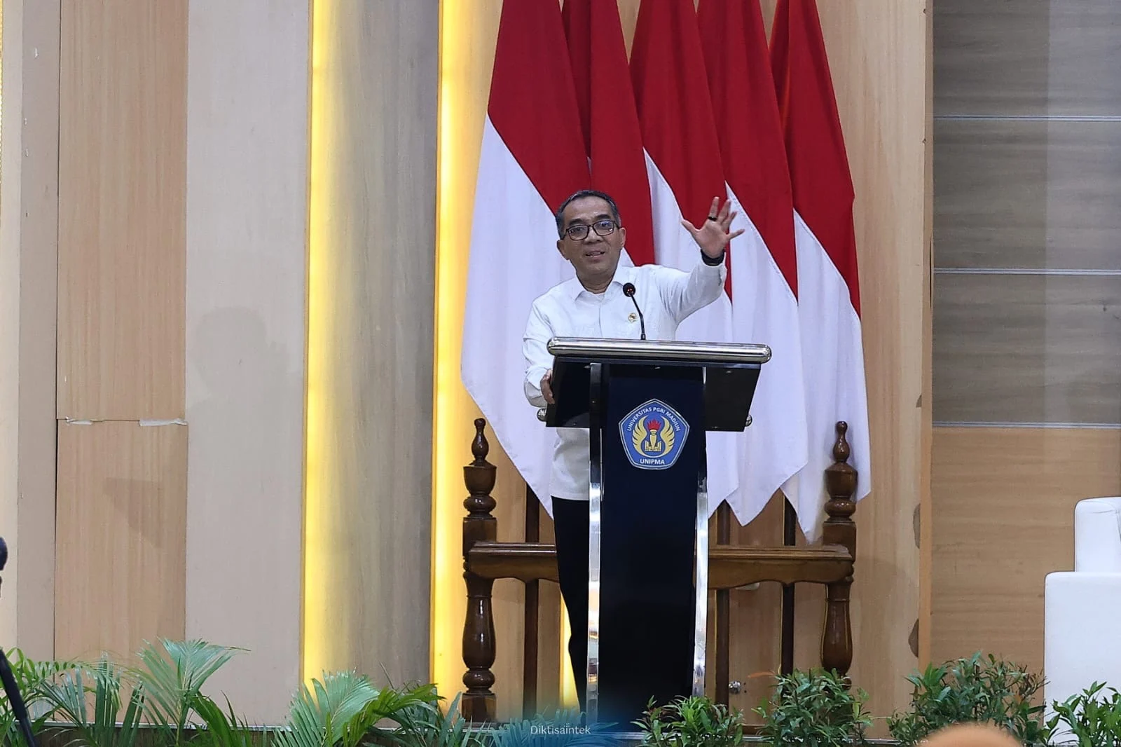 Mendiktisaintek Tegaskan Peran Strategis Dosen dalam Mencetak Talenta Unggul: Fondasi Bangsa yang Tak Tergantikan
