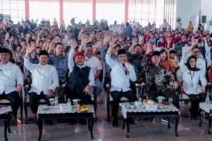 Mensos Gus Ipul Saksikan Ortu Siswa Sekolah Rakyat Pasuruan Ucapkan Ikrar Mandiri