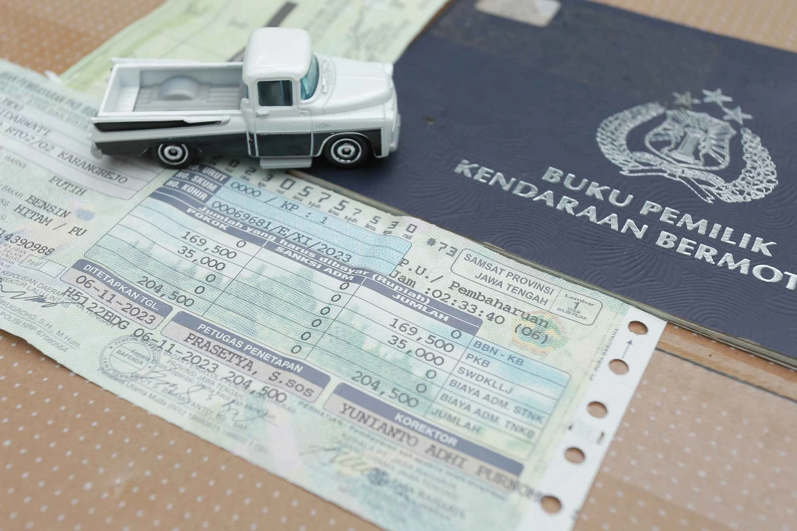 Pajak Kendaraan untuk Kendaraan Klasik: Antara Hobi dan Beban Tahunan