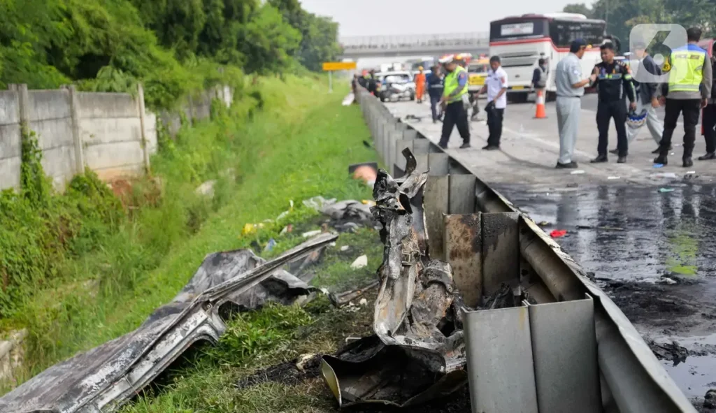 Rangkaian Kecelakaan di Tol Jakarta-Cikampek dan Cikarang: Berita Lalu Lintas Cikarang Terkini