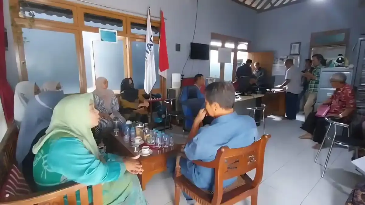 Ratusan Pensiunan Demo Kasus Penipuan Bank Mandiri Taspen, Manajemen Angkat Bicara