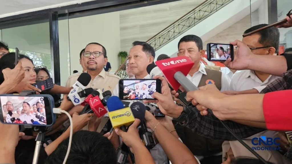 Revisi Aturan Gaji Kepala Daerah: Pemerintah dan DPR Sepakat Evaluasi Setelah 26 Tahun