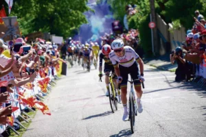 Tadej Pogacar Ukir Sejarah: Menangi Etape ke-14 Tour de France dan Samai Rekor Andre Leducq