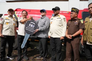 Tingkatkan Kesiapsiagaan, Pemerintah Serahkan Mobil Pemadam untuk Layanan Kebencanaan di Aceh