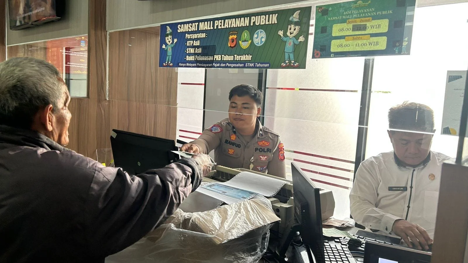Jasa STNK Karawang dengan Pelayanan yang Sopan